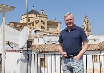 Juan José Primo Jurado 'desembarca' en Alhucemas con su nuevo libro