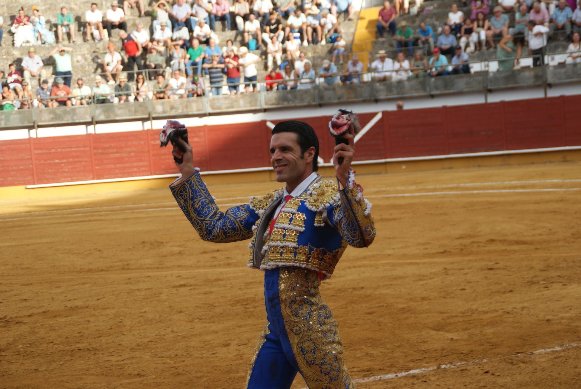 La gran corrida de toros de Priego, en imágenes