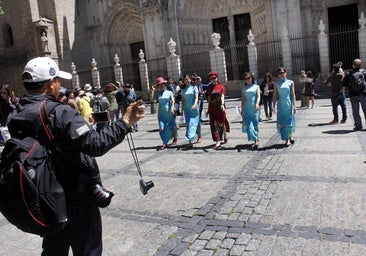 IU y PSOE critican la misión comercial del alcalde de Toledo a China: «Nos invitaron para blanquear el viaje»
