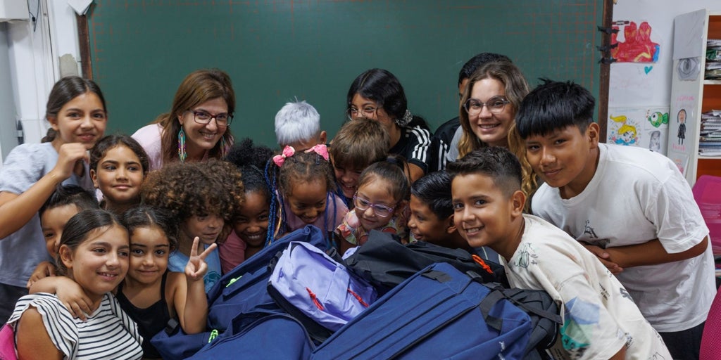 CaixaBank ofrece en Castilla-La Mancha recursos educativos y sociales a 258 familias en riesgo de exclusión