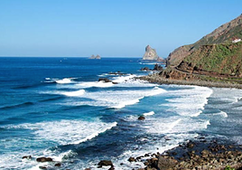 Rescatada del mar una joven de 20 años con síntomas de ahogamiento en Tenerife