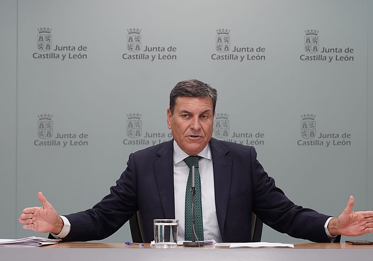 El consejero de Economía y Hacienda y portavoz, Carlos Fernández Carriedo