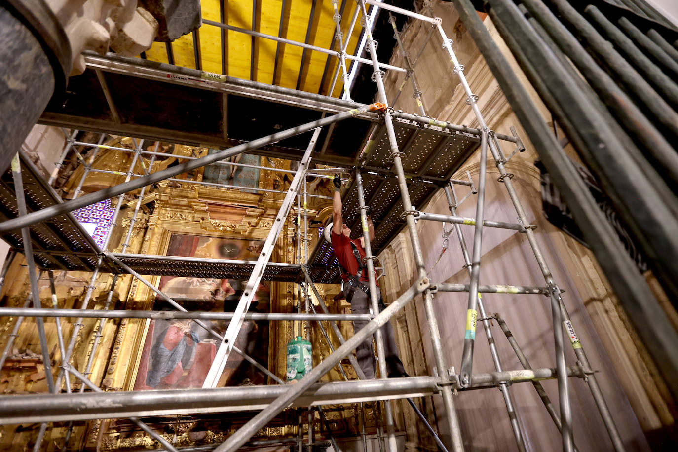 Los impactantes trabajos de emergencia en la Mezquita de Córdoba, en imágenes