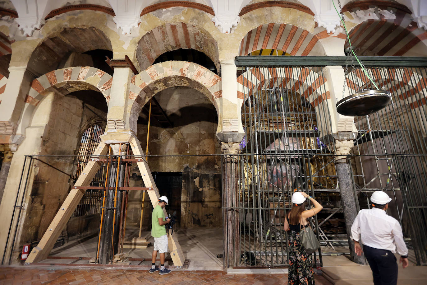Los impactantes trabajos de emergencia en la Mezquita de Córdoba, en imágenes