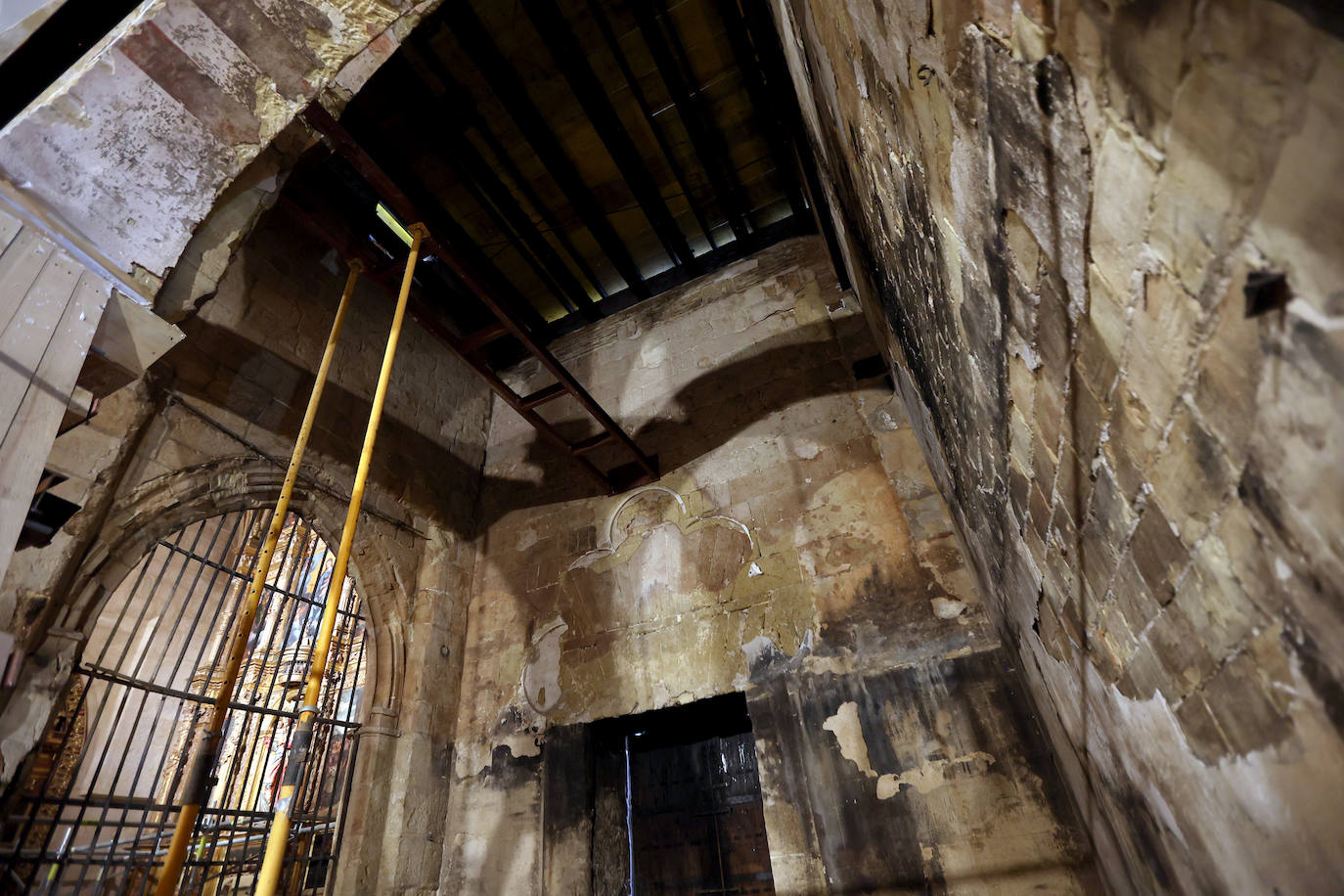 Los impactantes trabajos de emergencia en la Mezquita de Córdoba, en imágenes