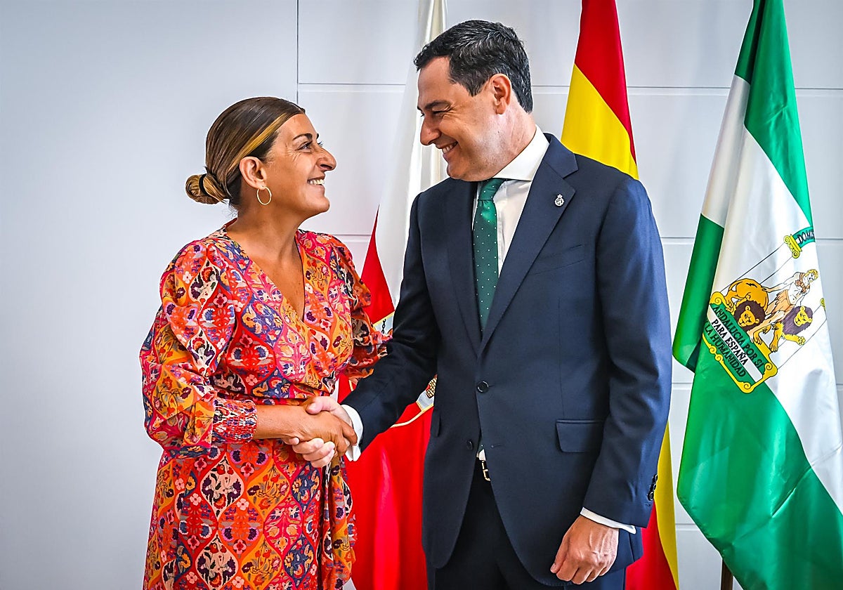 La presidenta de Cantabria, María José Sáenz de Buruaga, recibe al presidente de la Junta de Andalucía, Juanma Moreno, en el Gobierno de Cantabria