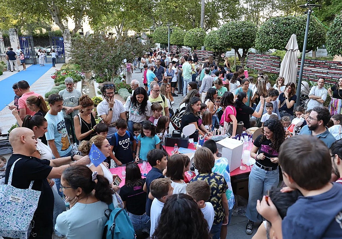 Los cordobeses disfrutan de la pasada edición de la Noche de los Investigadores