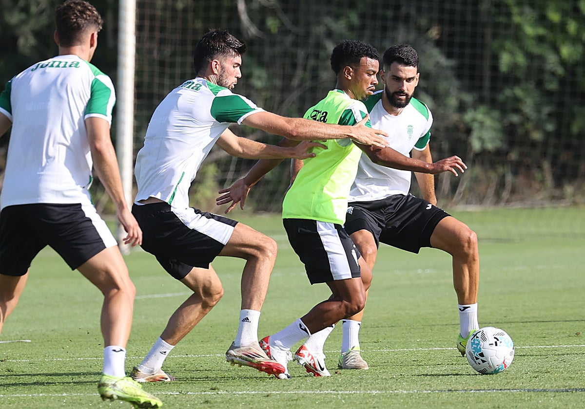 Dalisson en un entrenamiento con el Córdoba CF