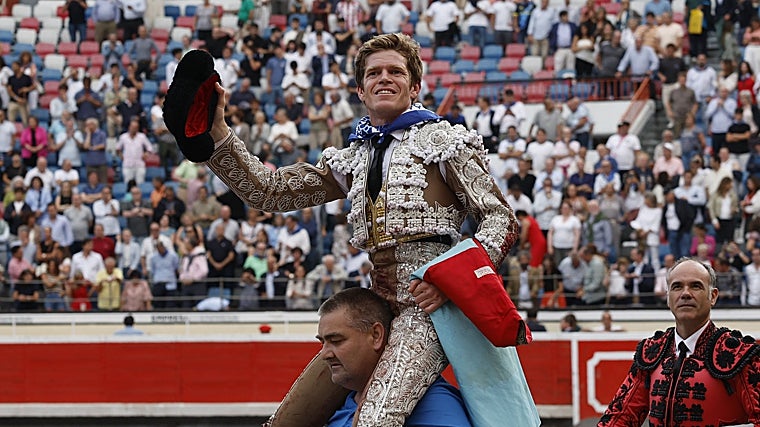 Borja Jiménez, a hombros este pasado 20 de agosto en Bilbao