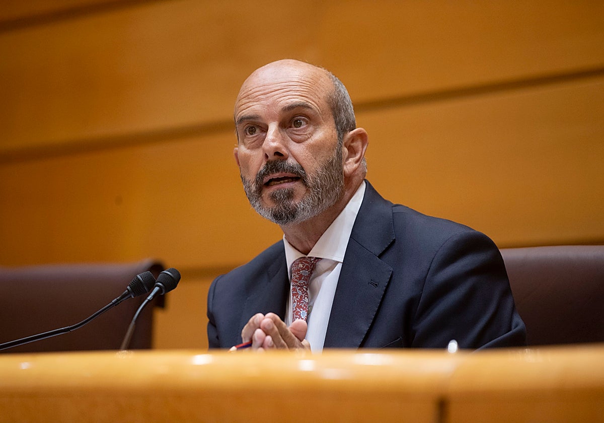 Pedro Rollán, presidente del Senado, en una sesión de control al Gobierno