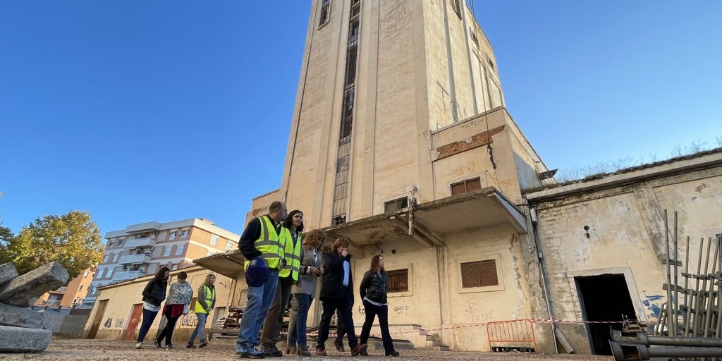 La Junta formaliza la cesión gratuita de los antiguos silos a Ciudad Real para darles un uso social, cultural y medioambiental