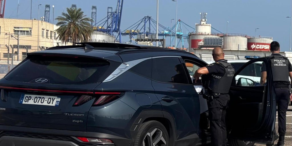 La Policía sospecha de una banda que roba coches en Valencia y los manda en ferry a Argelia