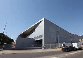 Muere un trabajador al caer desde una altura de 8 metros en una nave industrial en Torre Pacheco