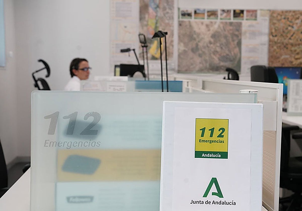 Sala provincial de emergencias del 112 en Huelva
