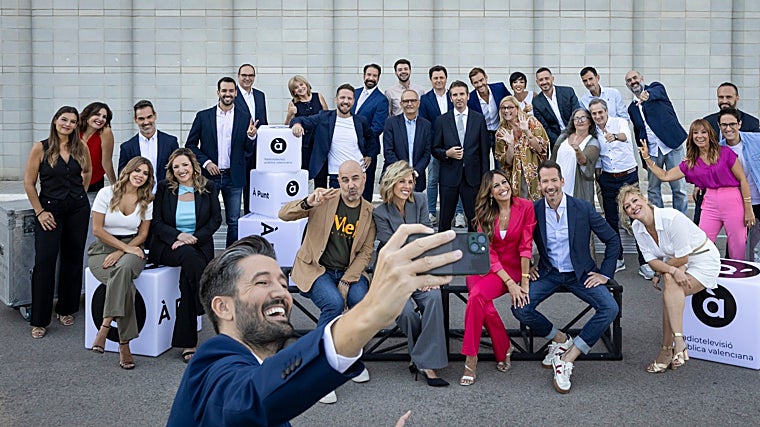 El equipo de presentadores de À Punt