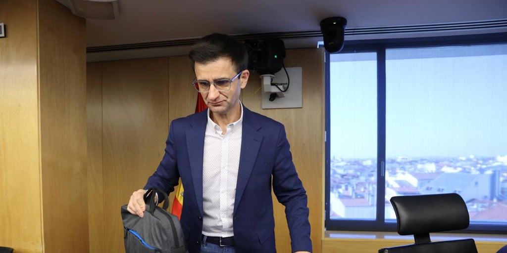 Los sindicatos denuncian la entrega de Ràdio 4 a Junts y la externalización de la programación