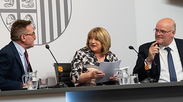 La consejera de Educación informa en rueda de prensa del inicio del curso escolar en Aragón Tomasa Hernández, y los directores generales de Planificación, Centros y Formación Profesional, Luis Mallada, y de Personal, Formación e Innovación, José María Cabello