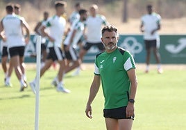 Iván Ania (Córdoba CF), sobre los árbitros: «Nos sentimos perjudicados y no sólo de esta temporada»
