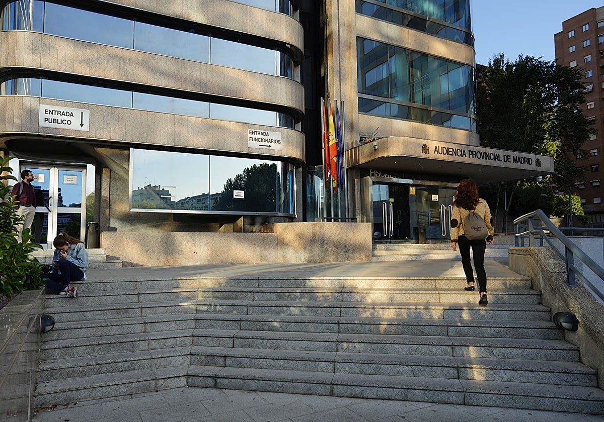 Entrada a la Audiencia Provincial de Madrid