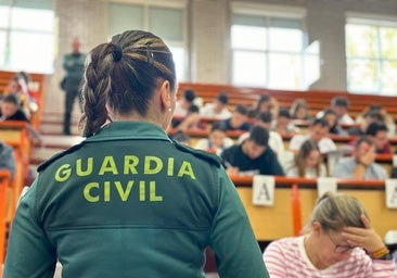 Cerca de 28.000 personas opositan a la Guardia Civil en unas pruebas con récord de titulados universitarios