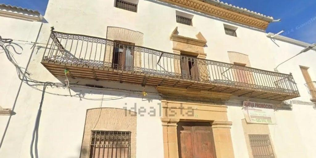 Subastan una casa en Jaén por un euro: mide 609 metros cuadrados y tiene tres plantas