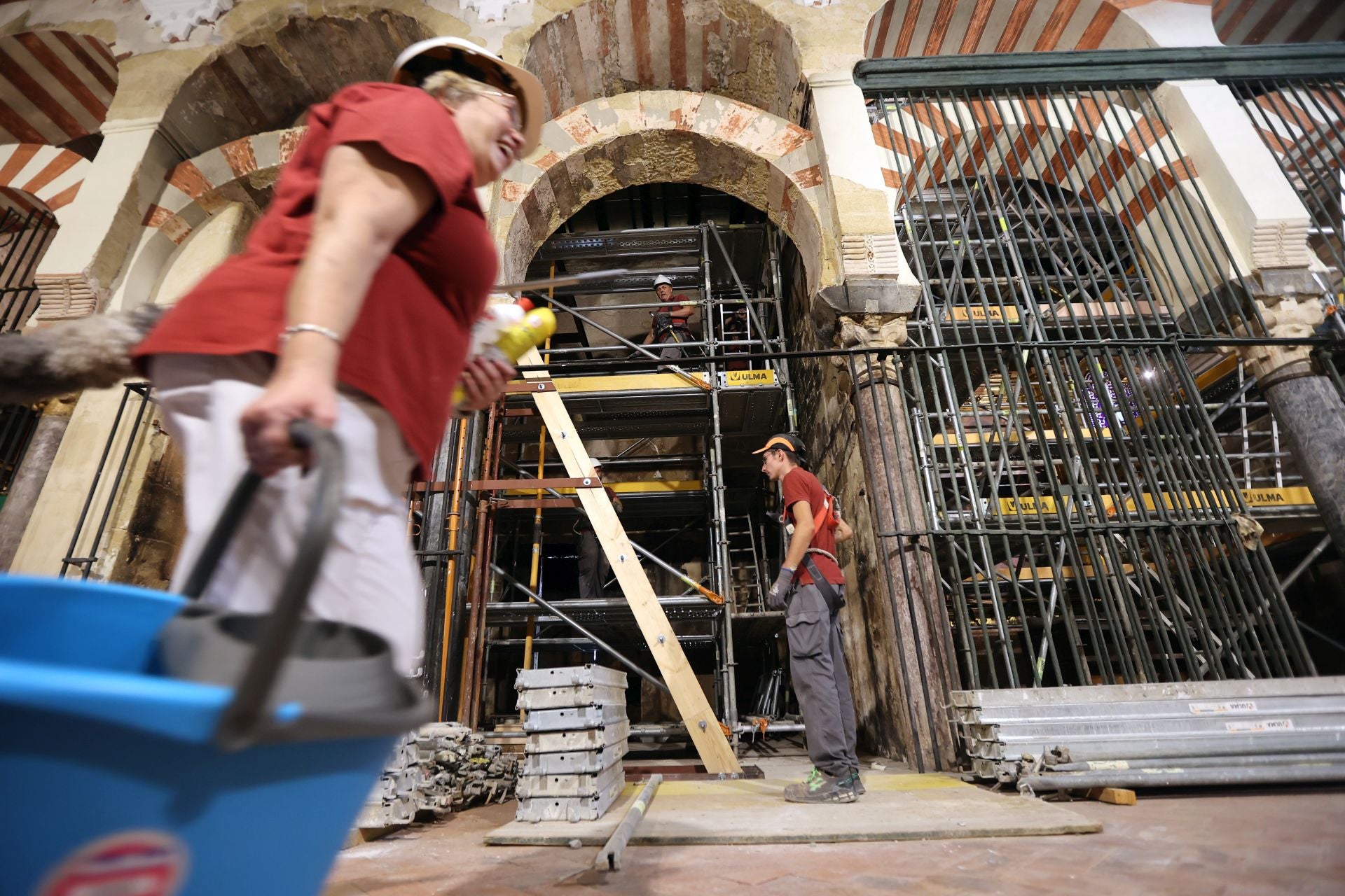 La Mezquita-Catedral de Córdoba un mes después del incendio, en imágenes