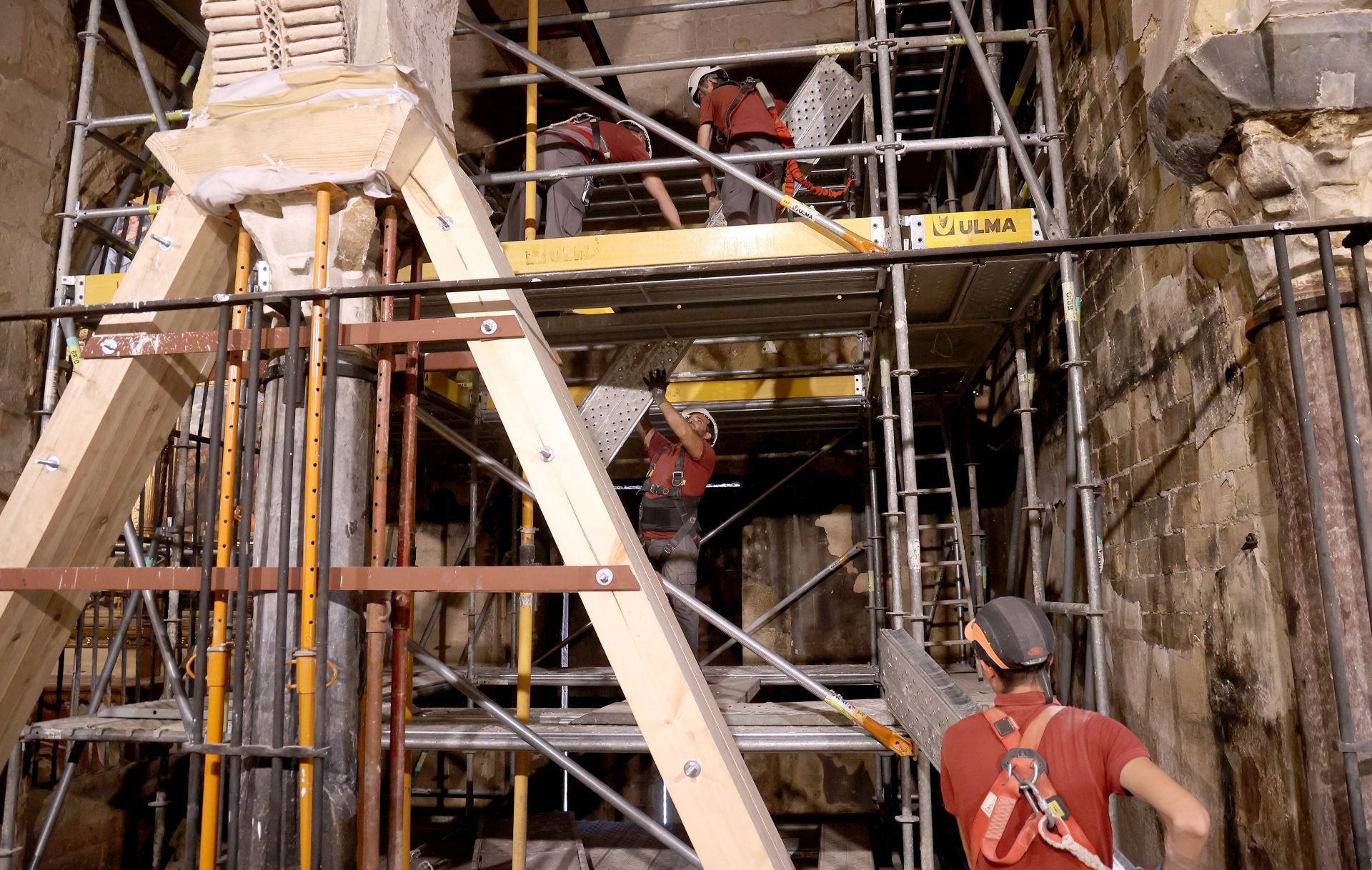 La Mezquita-Catedral de Córdoba un mes después del incendio, en imágenes