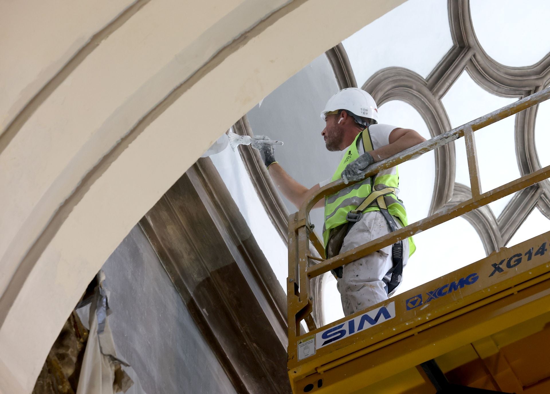 La Mezquita-Catedral de Córdoba un mes después del incendio, en imágenes