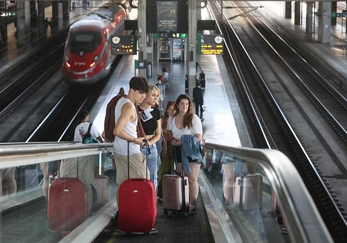 Pasajeros en la estación de trenes de Córdoba