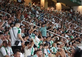 El Arcángel estrena su 'show de luces' en la previa del Córdoba CF - Castellón