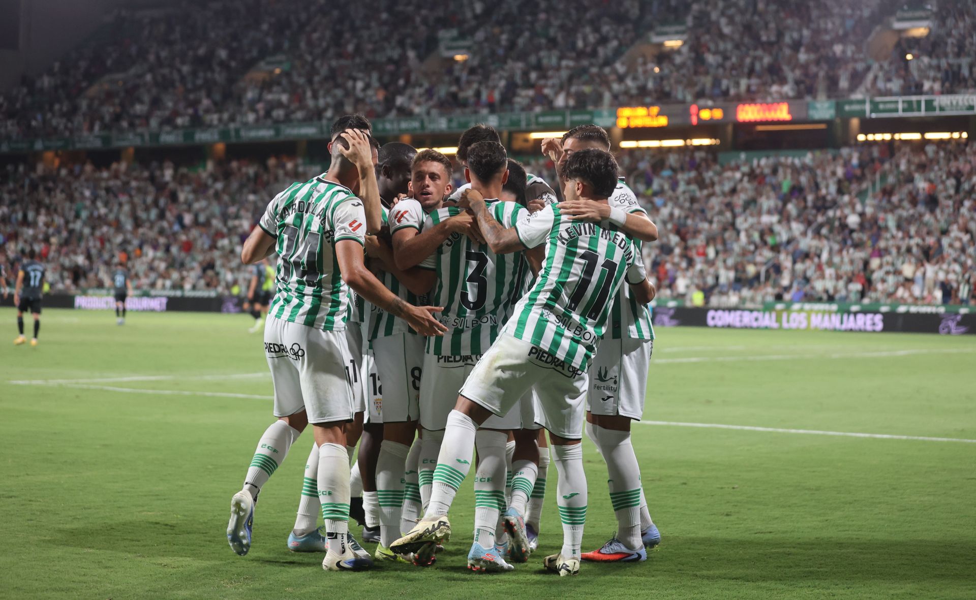 La inmensa alegría del primer triunfo del Córdoba CF esta temporada, en imágenes