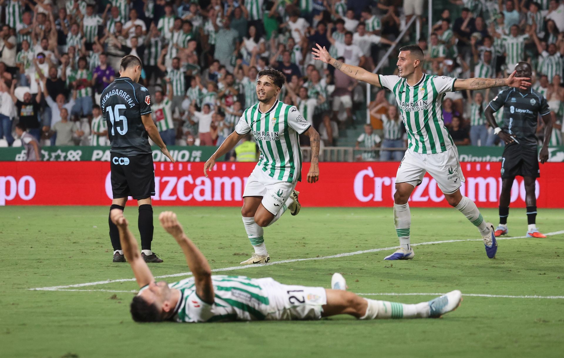 La inmensa alegría del primer triunfo del Córdoba CF esta temporada, en imágenes