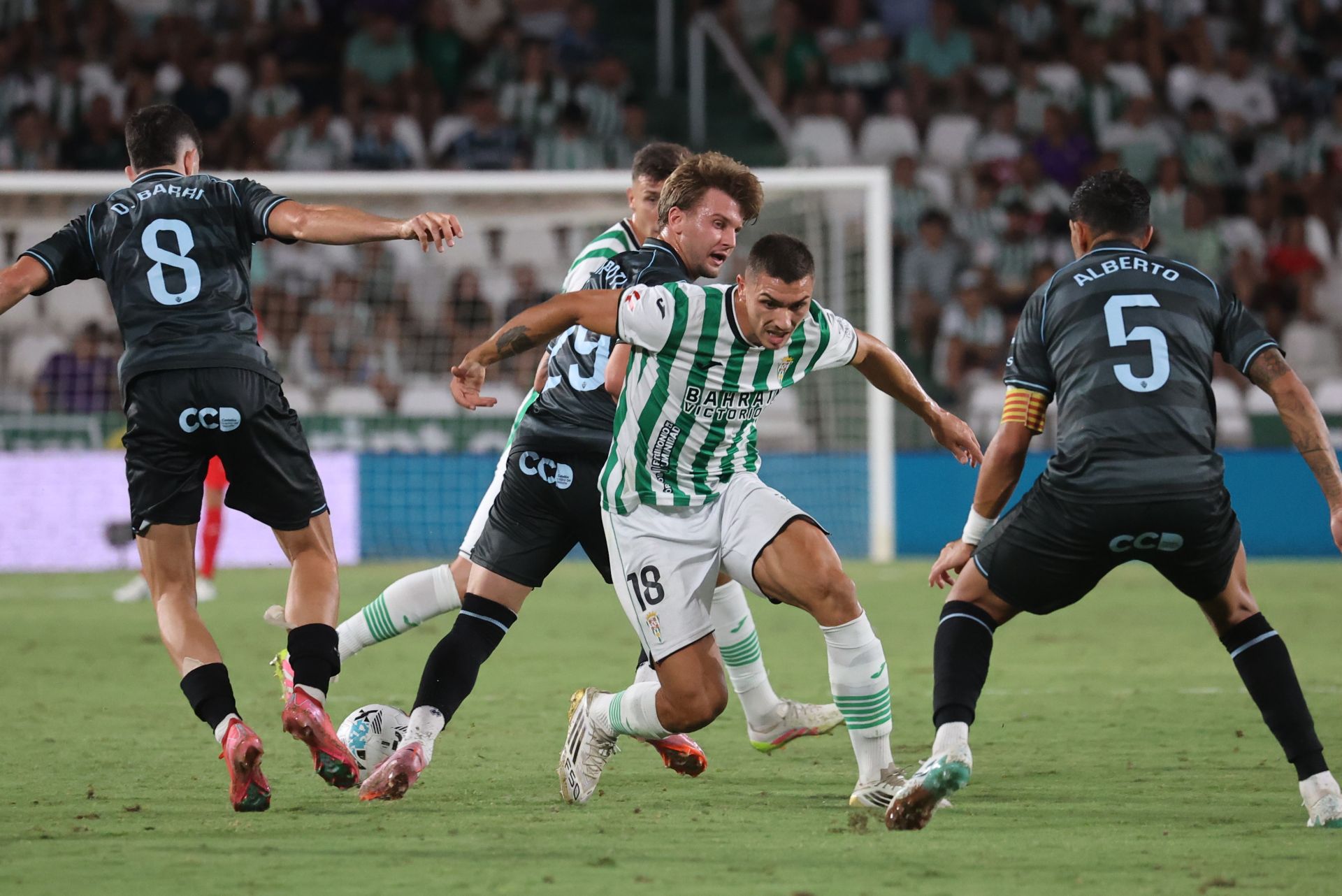 La inmensa alegría del primer triunfo del Córdoba CF esta temporada, en imágenes