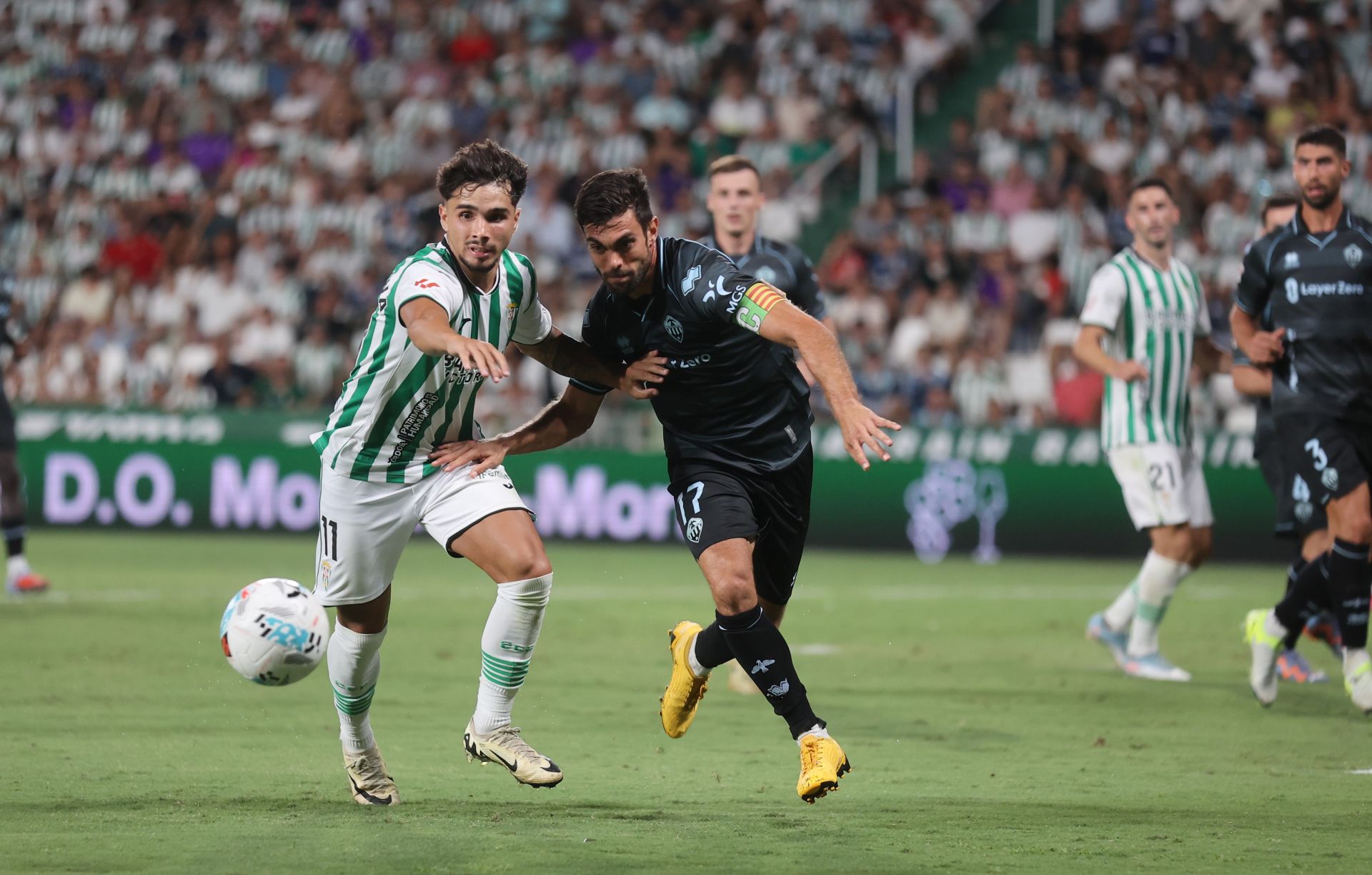 La inmensa alegría del primer triunfo del Córdoba CF esta temporada, en imágenes