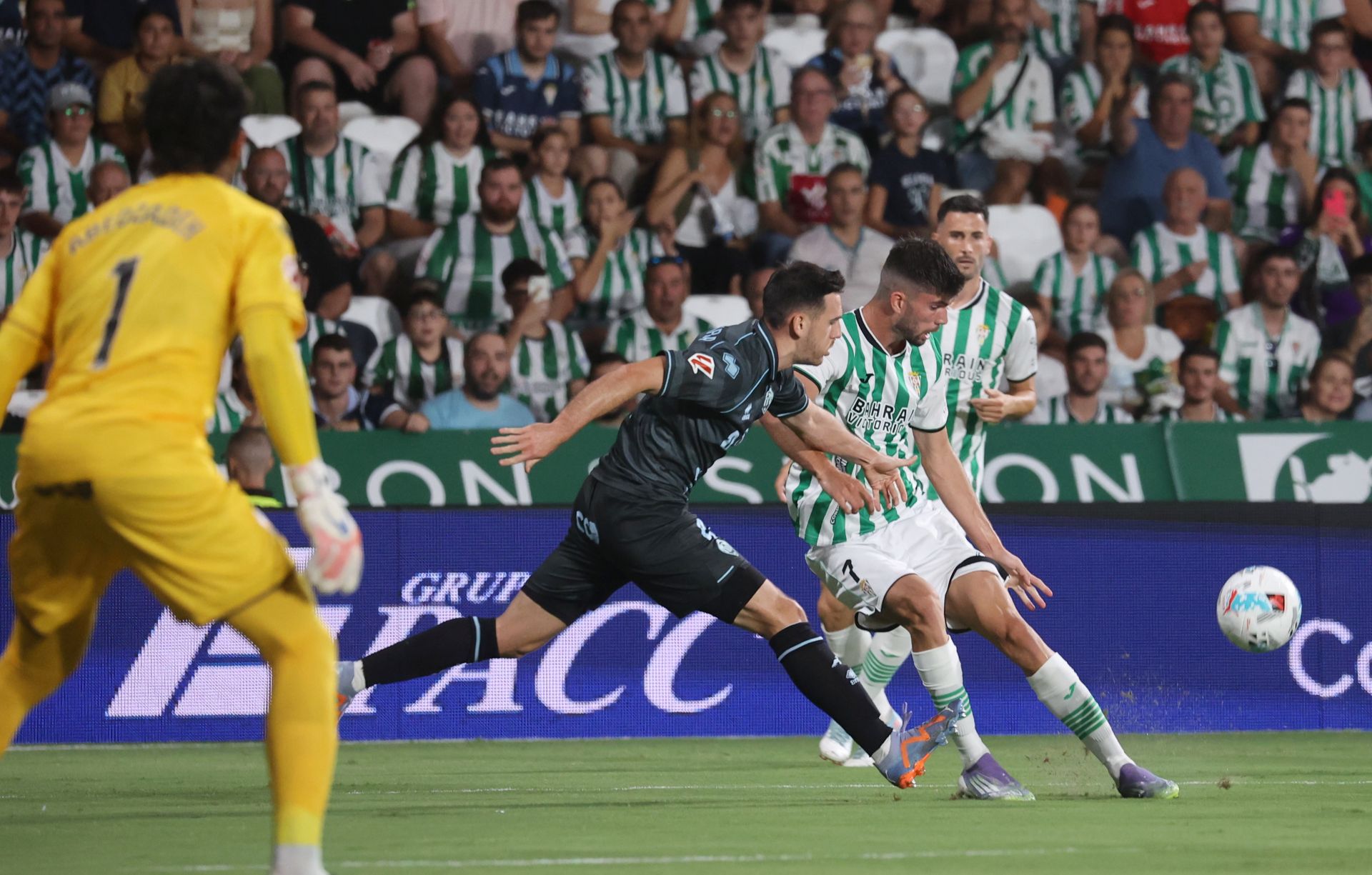 La inmensa alegría del primer triunfo del Córdoba CF esta temporada, en imágenes