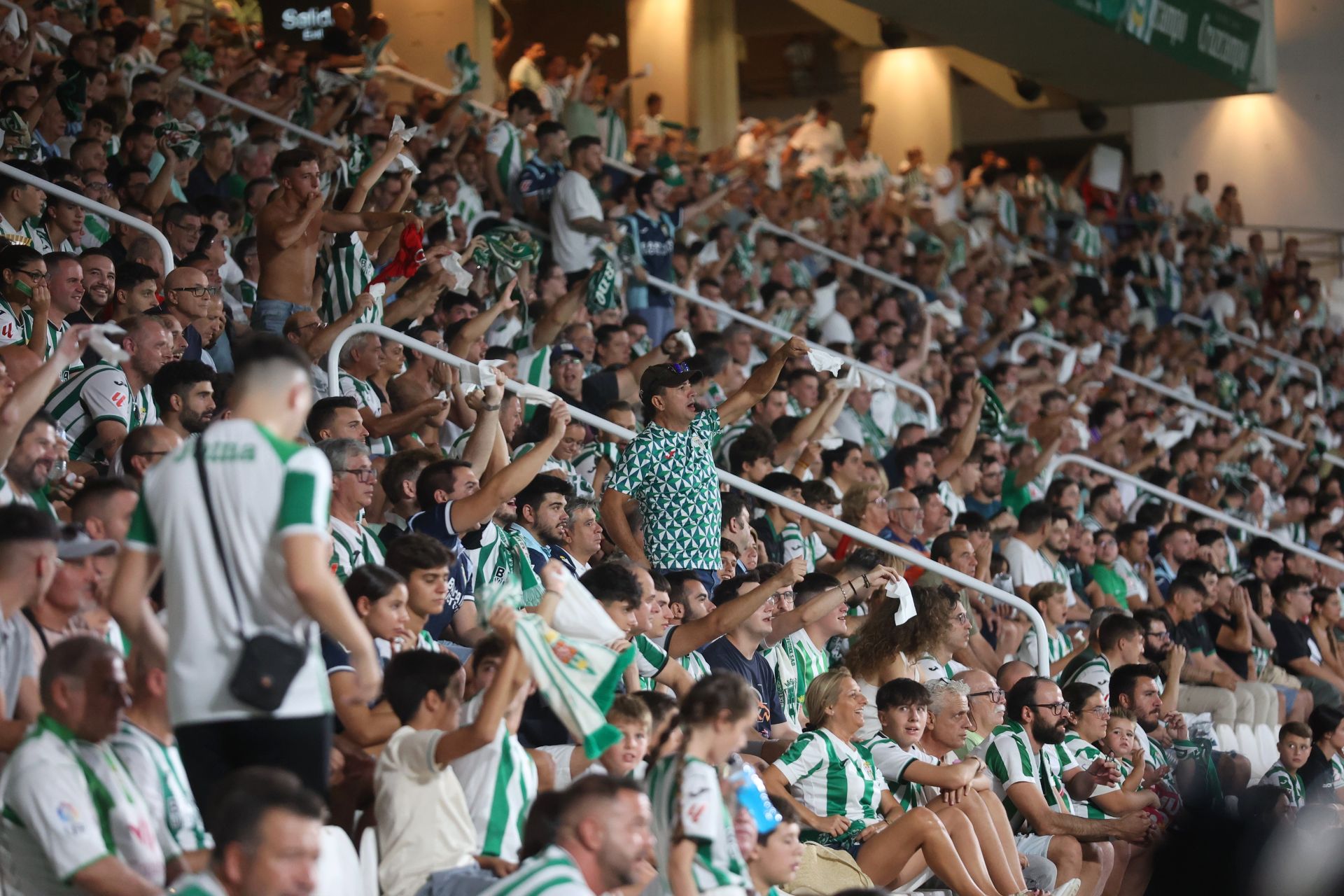 La inmensa alegría del primer triunfo del Córdoba CF esta temporada, en imágenes