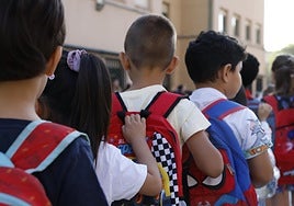El alumnado gallego vuelve a las aulas en un año récord en docentes