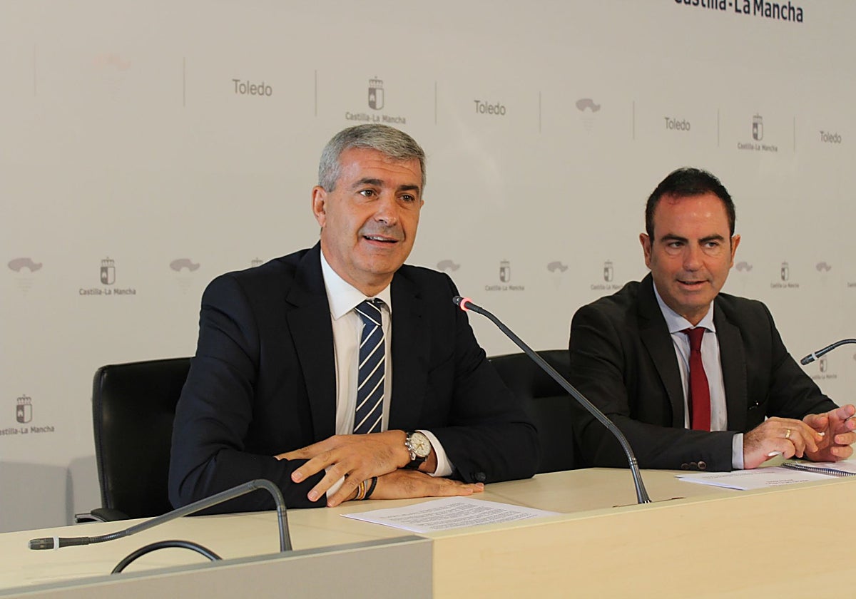 Álvaro Gutiérrez, delegado de la Junta en Toledo, y José Gutiérrez, delegado provincial de Educación