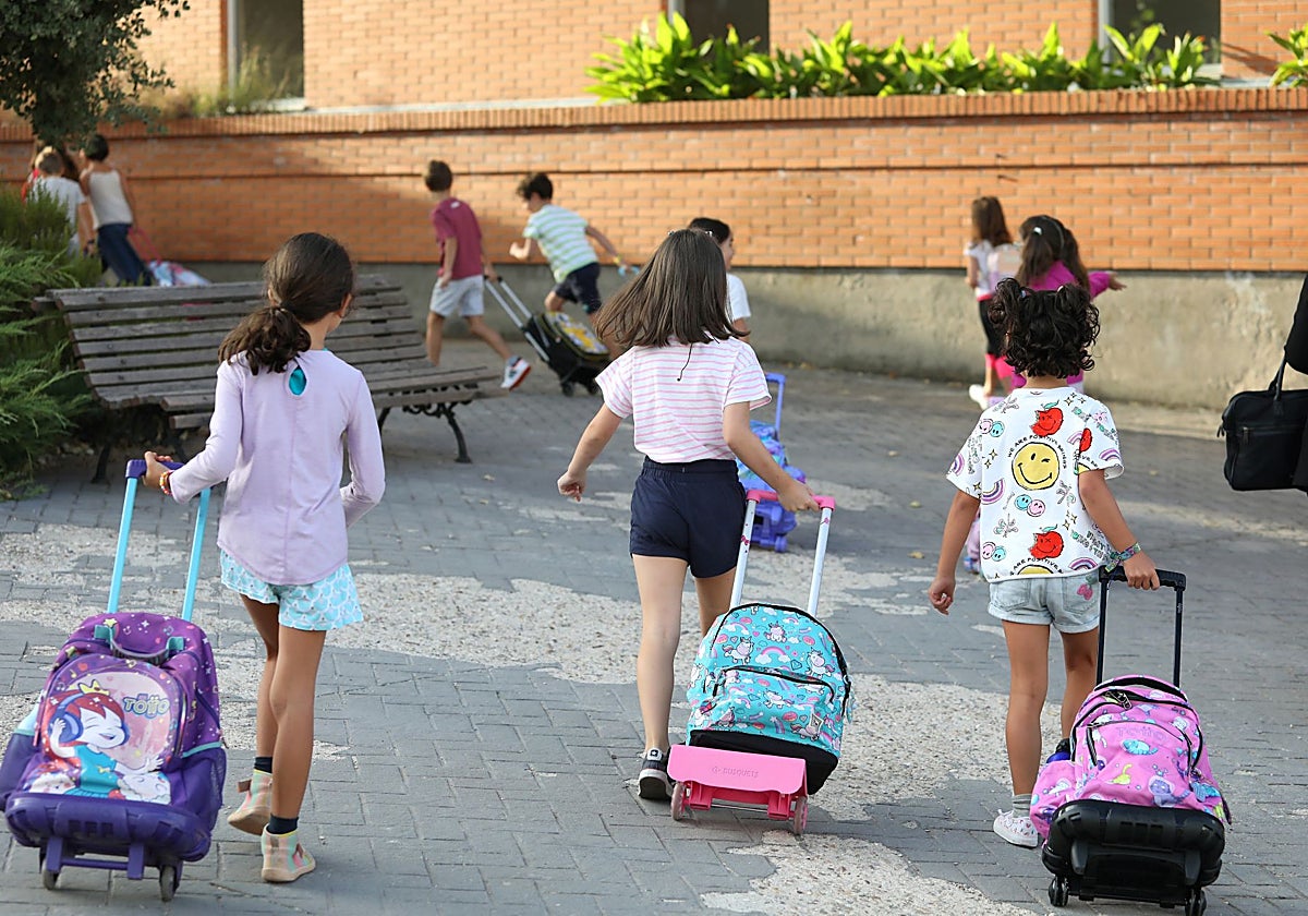 Alumnas de Toledo en su primer día de clase