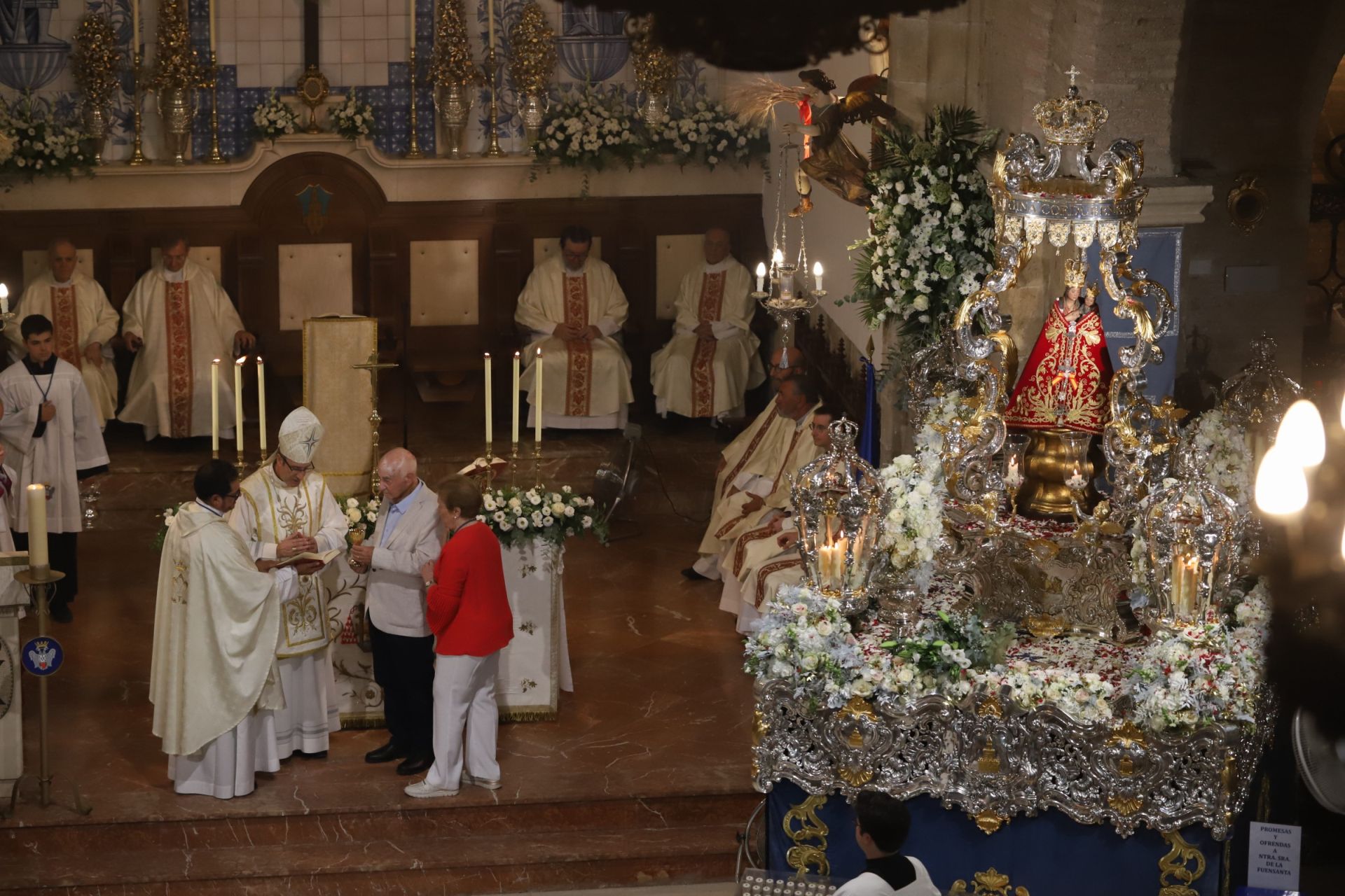 La solemne misa del obispo de Córdoba ante la Patrona en el santuario de la Fuensanta, en imágenes