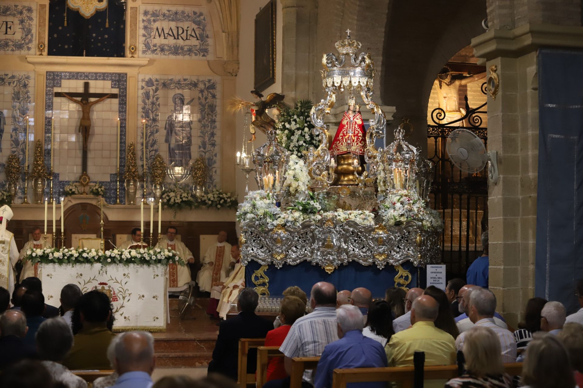 La solemne misa del obispo de Córdoba ante la Patrona en el santuario de la Fuensanta, en imágenes