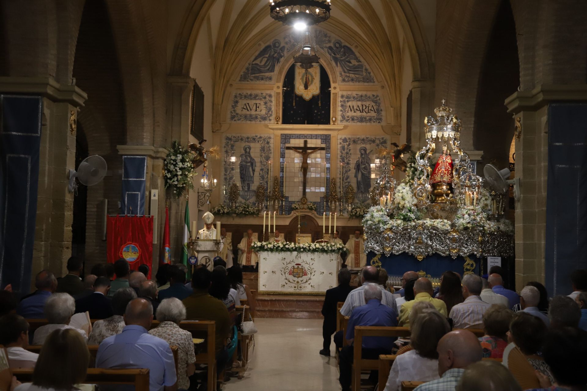 La solemne misa del obispo de Córdoba ante la Patrona en el santuario de la Fuensanta, en imágenes