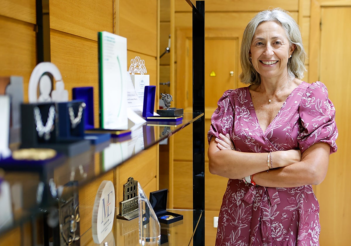La doctora, en su despacho de la Consejería de Salud, en el Edificio Arena de Sevilla Este