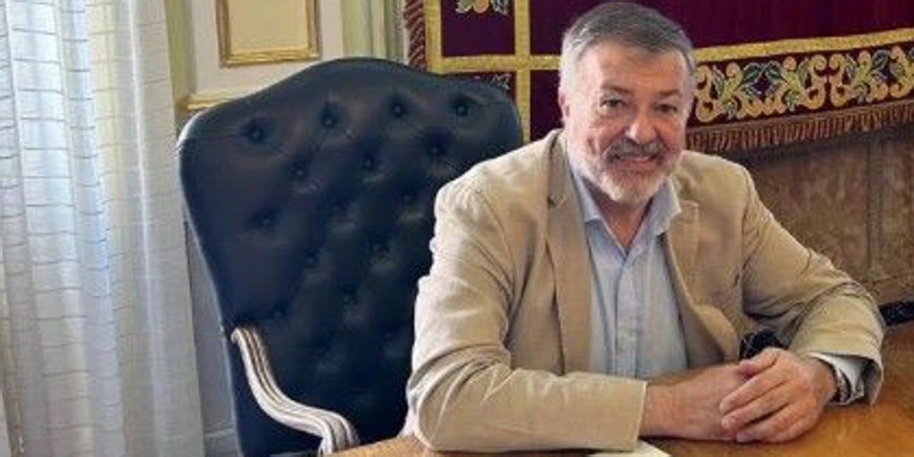 Dolz admite que el nuevo servicio de autobuses de Cuenca le ha hecho vivir  «los 9 peores días» desde que llegó a la Alcaldía