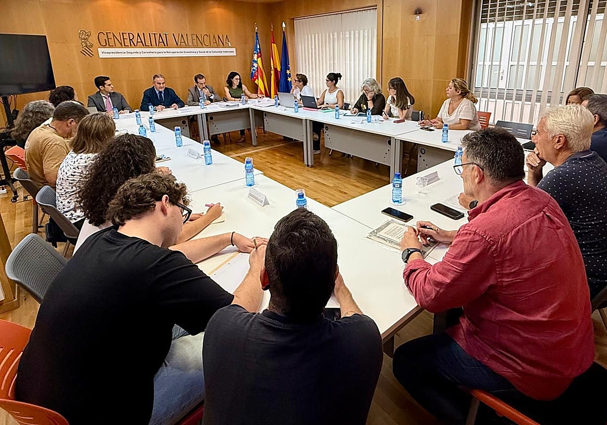 Imagen de la reunión celebrada este lunes en la sede de la Vicepresidencia Segunda de la Generalitat Valenciana