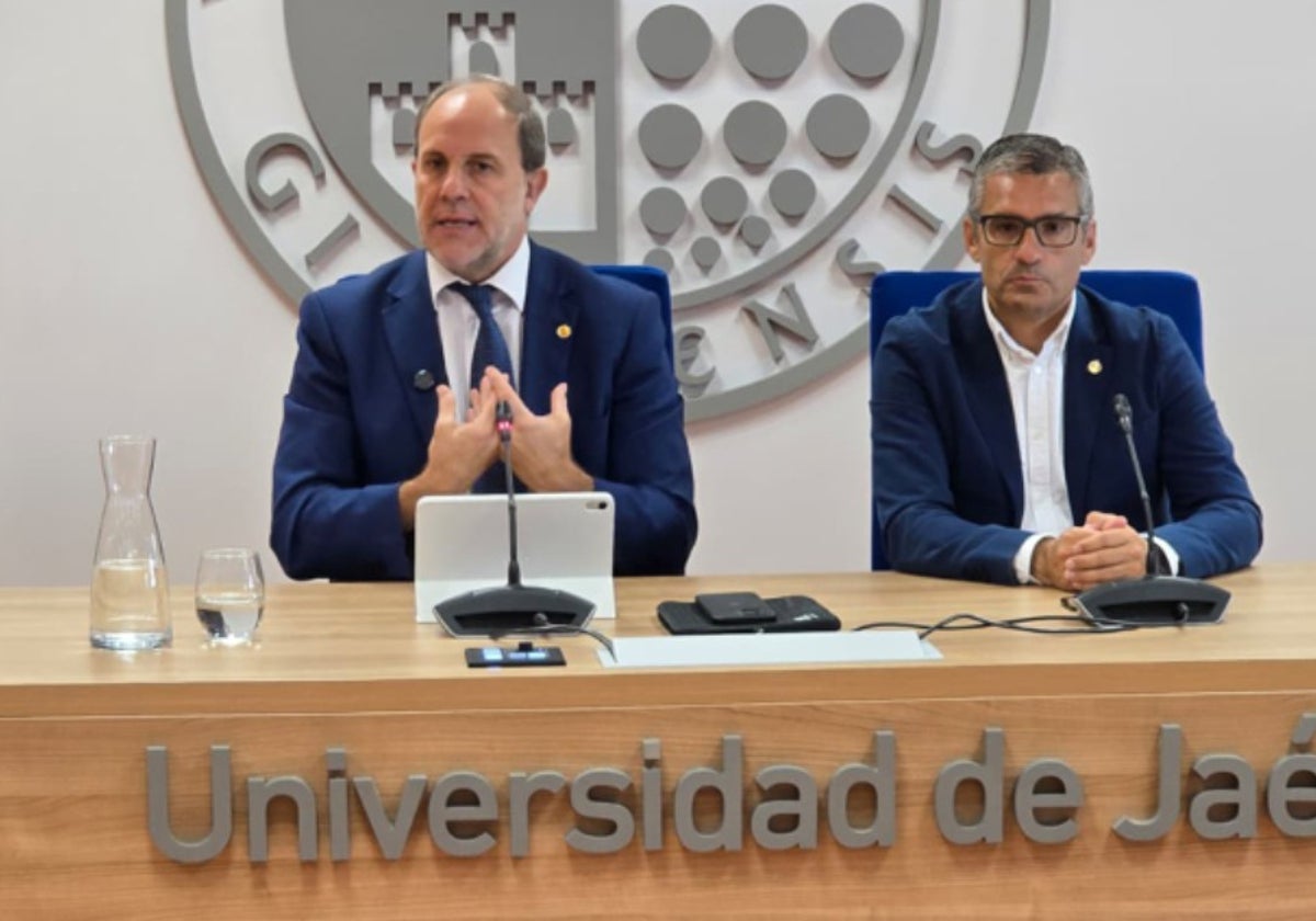 Nicolás Ruiz, rector de la UJA junto a director de la Escuela Politécnica Superior de Linares, Manuel Valverde