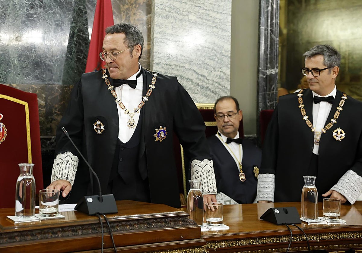 El fiscal general del Estado, Álvaro García Ortiz (i), y el ministro de Presidencia, Justicia y Relaciones con las Cortes, Félix Bolaños