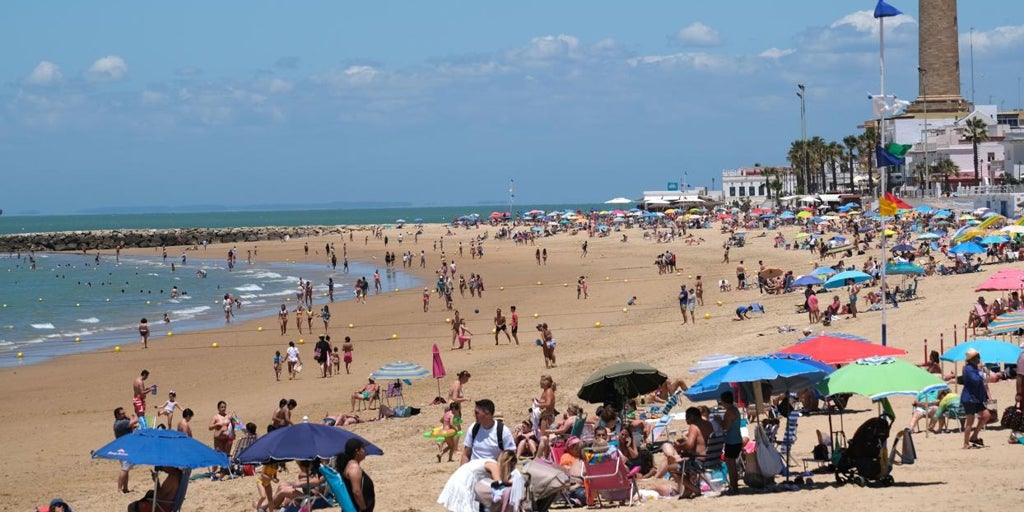 Los andaluces se quedan en casa: solo uno de cada diez viaja al extranjero
