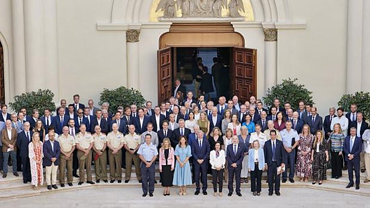 Presentación hoy en el edificio Pignatelli, sede del Gobierno aragonés, del 'hub' de la defensa