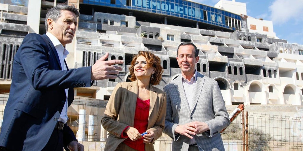 El Gobierno admite que los recursos dilatarán el proceso para fijar el justiprecio de la expropiación del Algarrobico